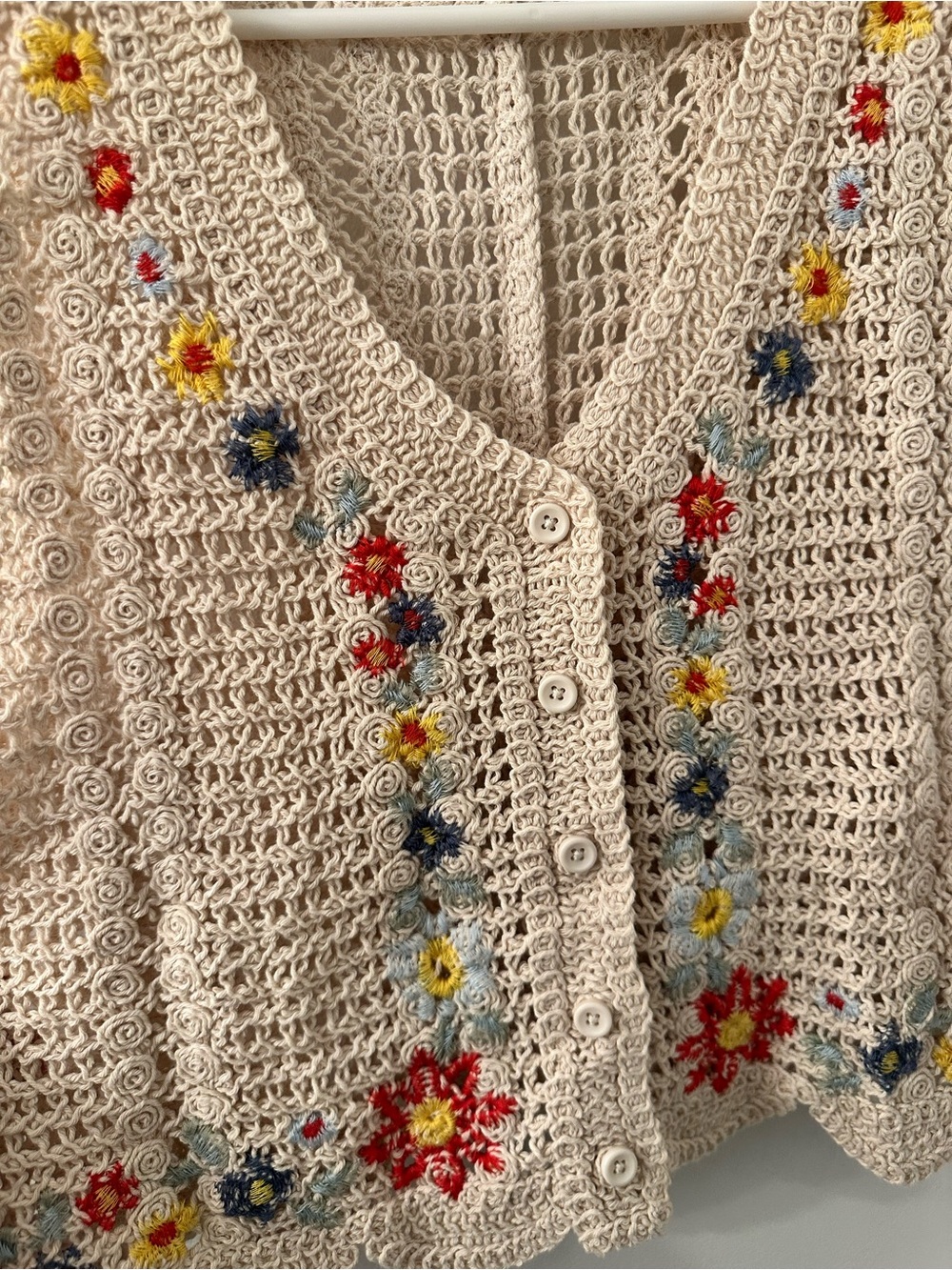 Boho Floral Embroidered Crochet Knit Vest Button-Up Scalloped festival Crop Top - Picture 3 of 4